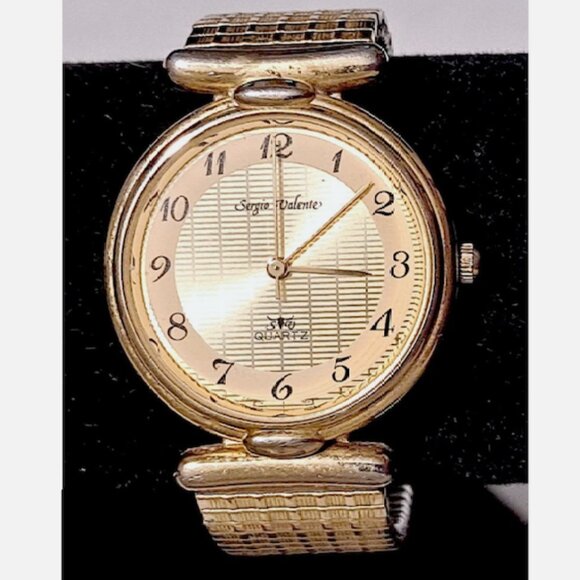 Vintage Sergio Valente Gold Toned Round Face Watch Great Condition - Picture 7 of 13